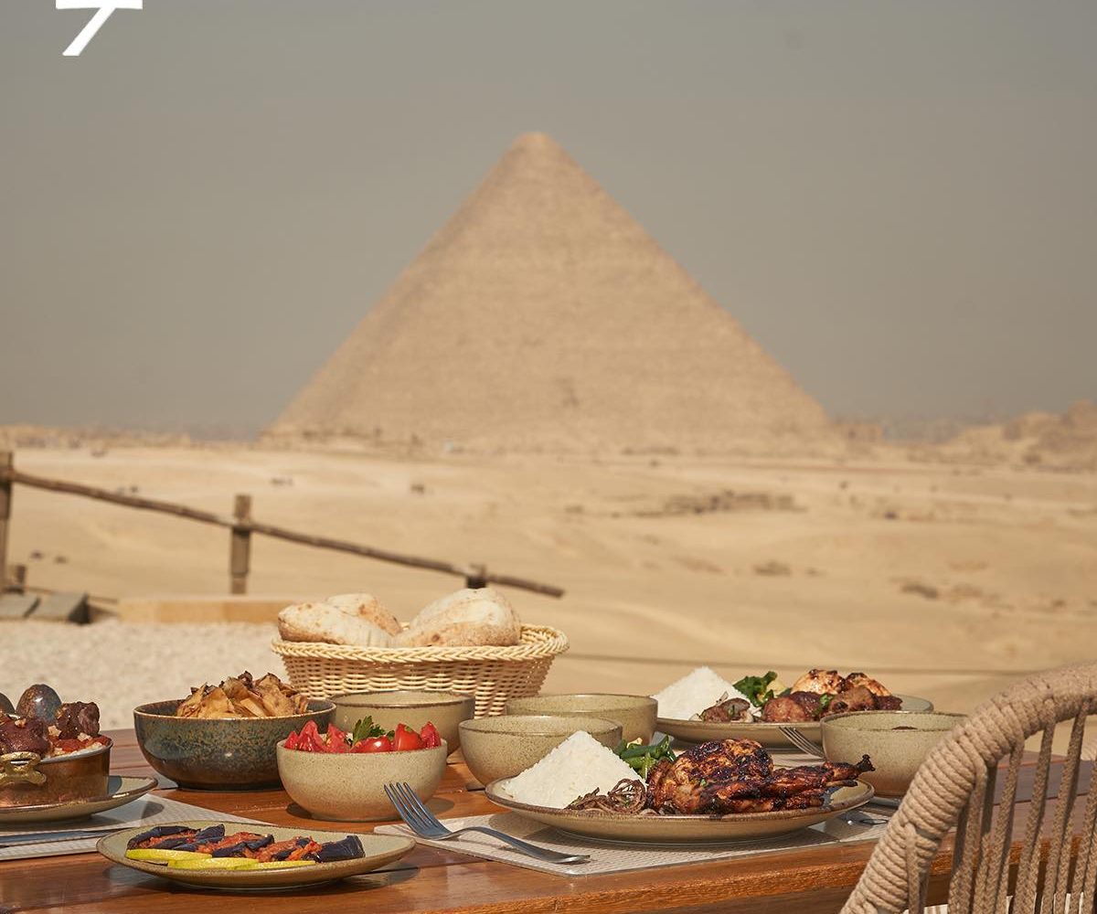 Lunch at Giza Pyramids